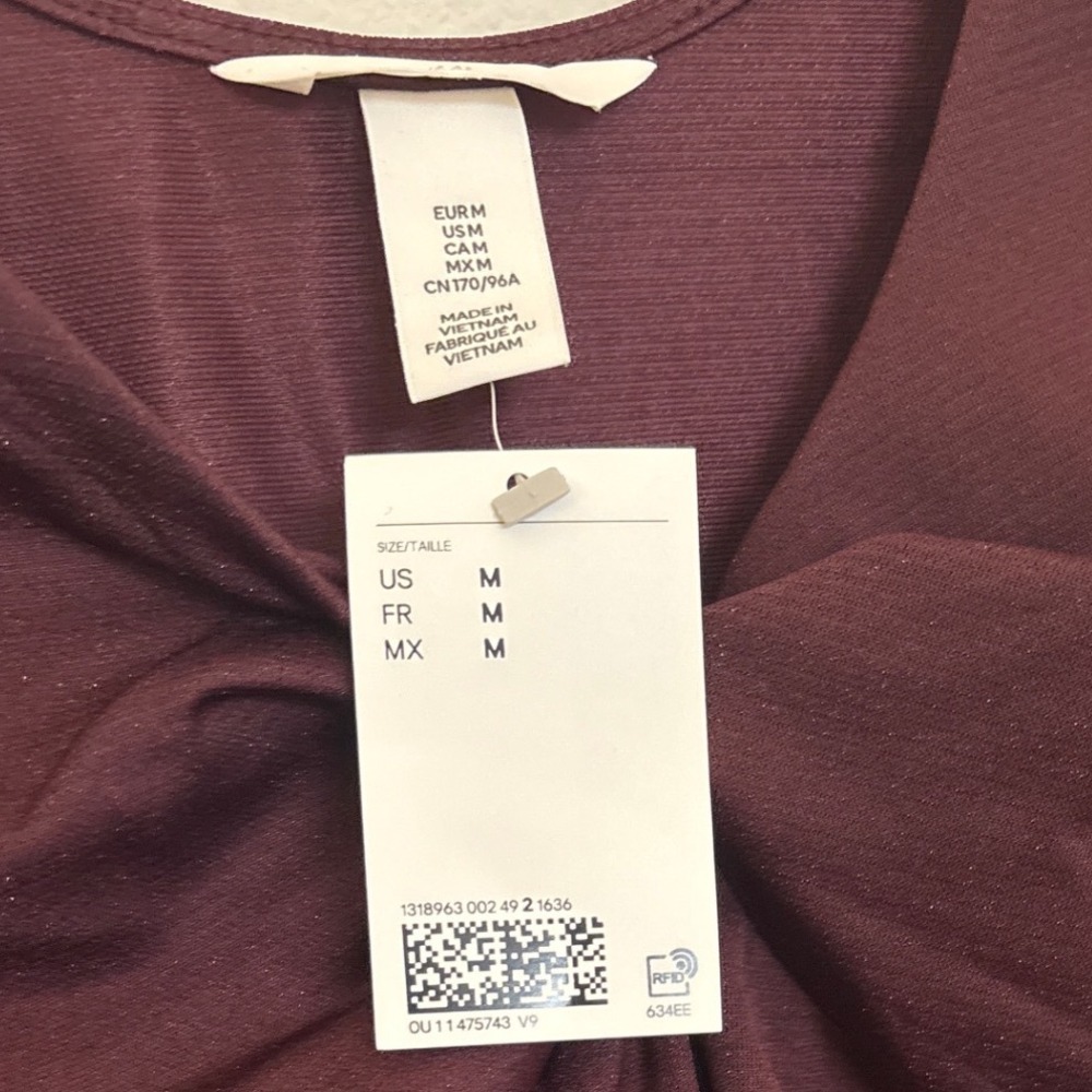 H&M Women Burgundy Purple Shimmer Twist Front Long Sleeve V-Neck Top Size M NWT - Picture 2 of 7